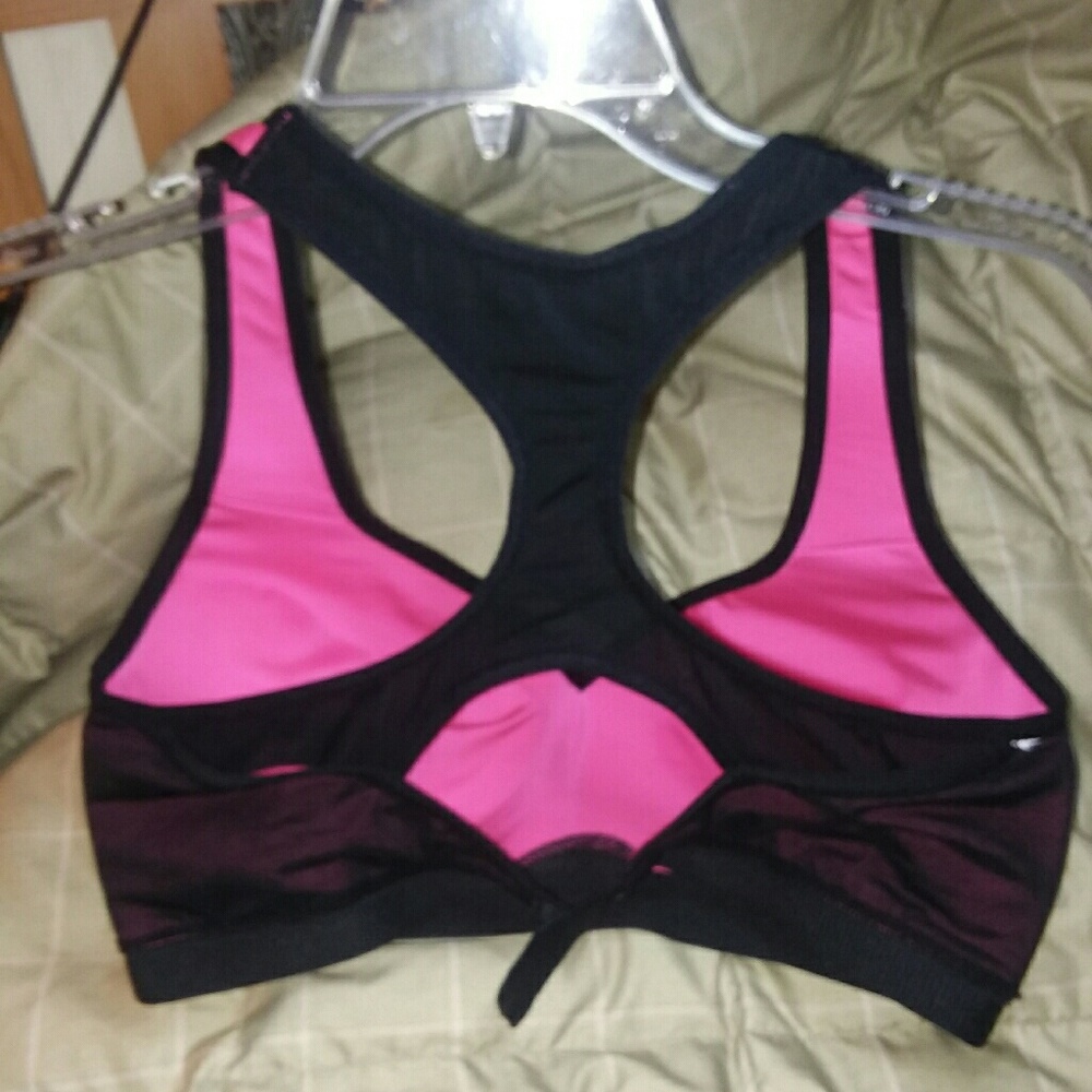 Workout/Active Wear - Picture 4 of 6